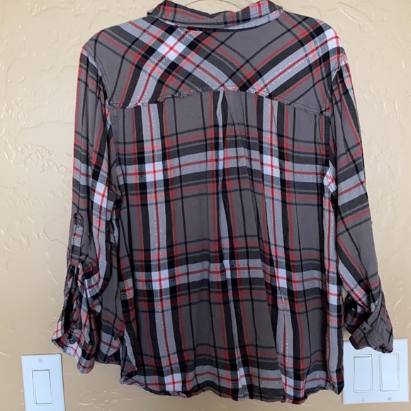 Button up top - Picture 3 of 4